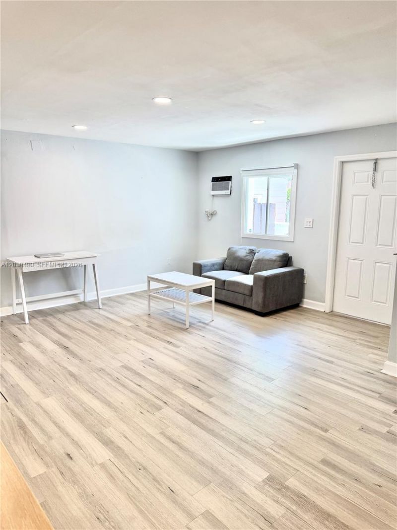 227 SW 26th Rd , Unit Rear, Miami, FL 33129 Photo
