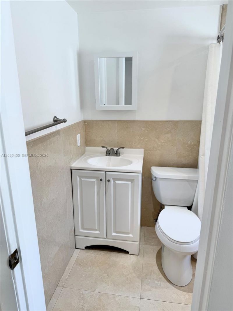 227 SW 26th Rd , Unit Rear, Miami, FL 33129 Photo
