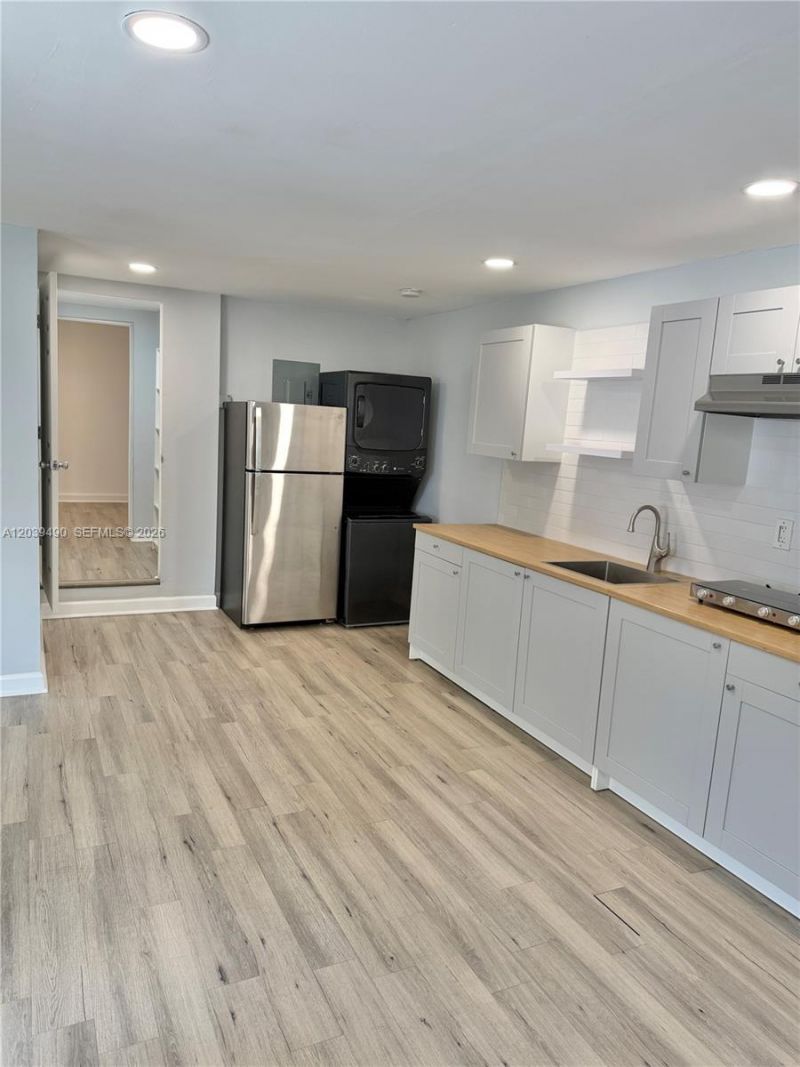 227 SW 26th Rd , Unit Rear, Miami, FL 33129 Photo