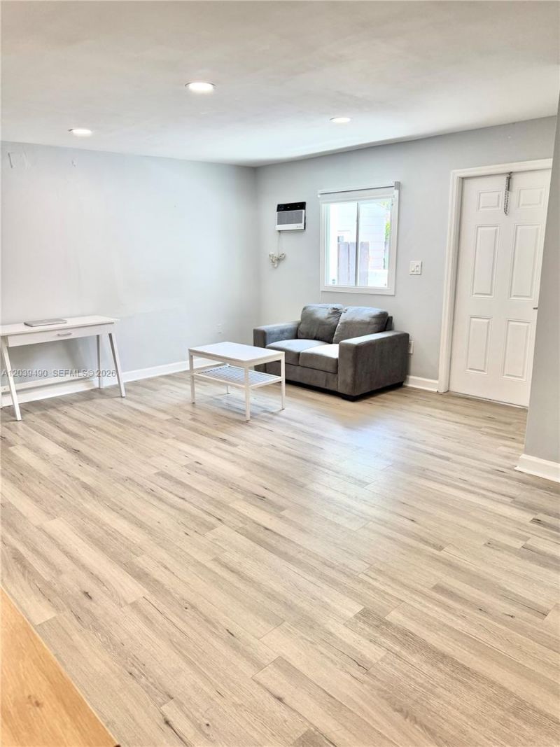 227 SW 26th Rd , Unit Rear, Miami, FL 33129 Photo