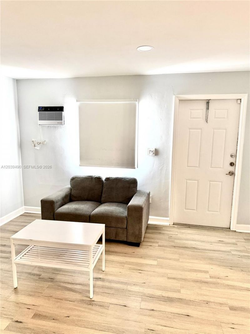 227 SW 26th Rd , Unit Rear, Miami, FL 33129 Photo