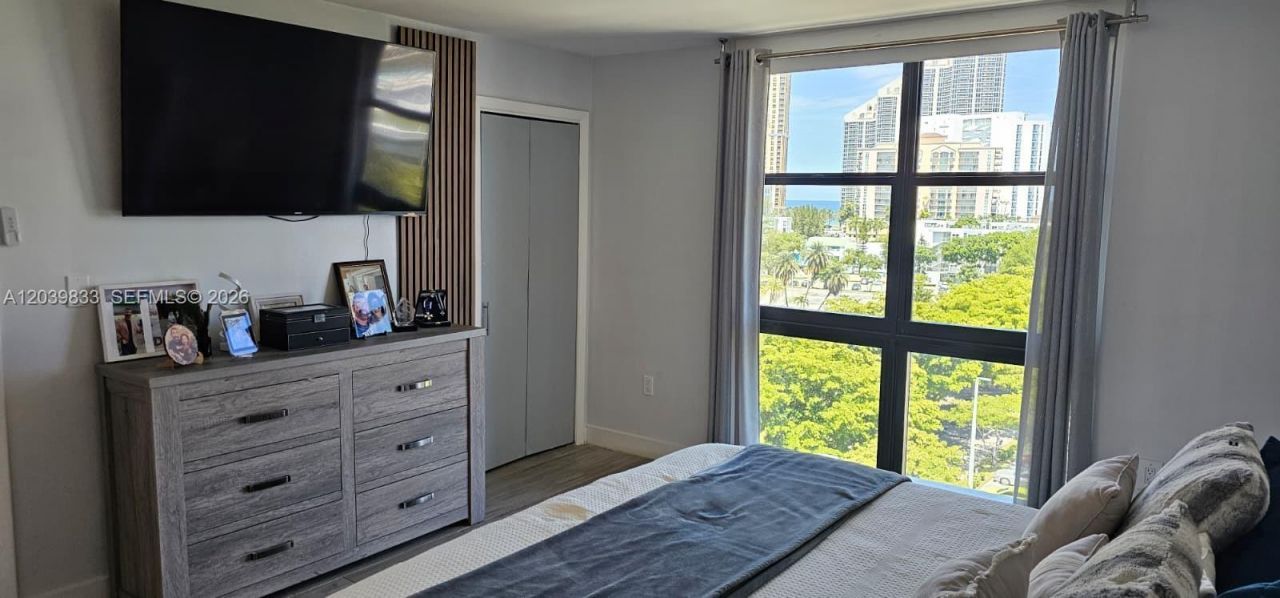 17600 N Bay Rd , Unit N906, Sunny Isles Beach, FL 33160 Photo