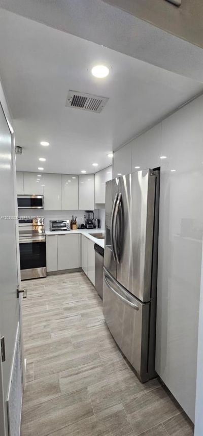 17600 N Bay Rd , Unit N906, Sunny Isles Beach, FL 33160 Photo