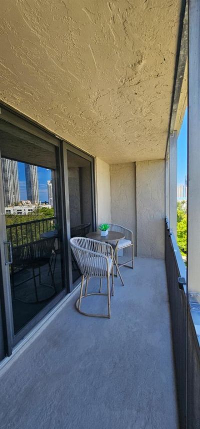 17600 N Bay Rd , Unit N906, Sunny Isles Beach, FL 33160 Photo