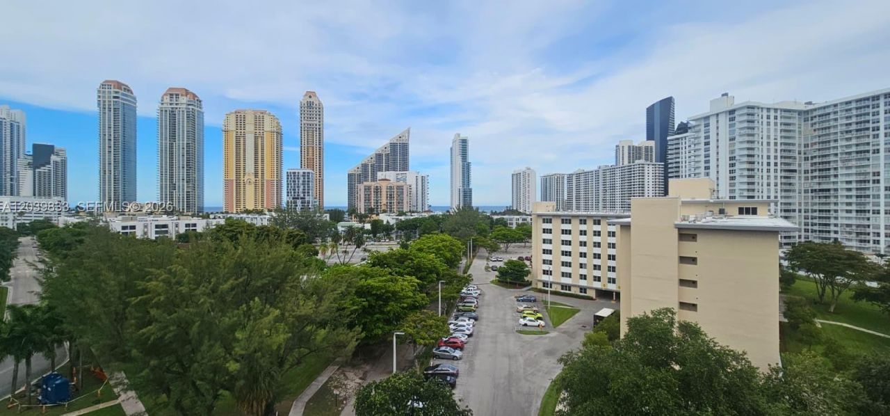 17600 N Bay Rd , Unit N906, Sunny Isles Beach, FL 33160 Photo