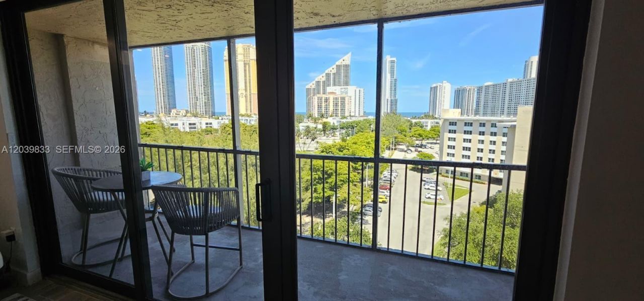 17600 N Bay Rd , Unit N906, Sunny Isles Beach, FL 33160 Photo