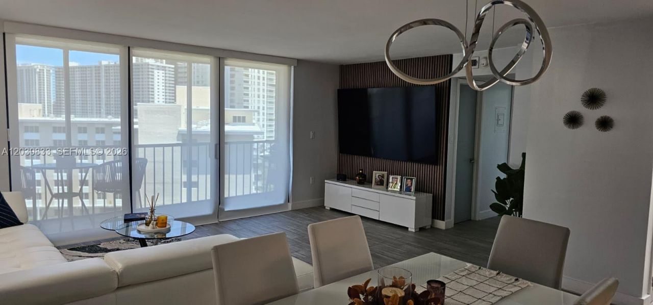 17600 N Bay Rd , Unit N906, Sunny Isles Beach, FL 33160 Photo
