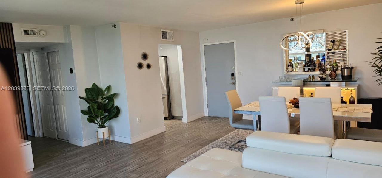 17600 N Bay Rd , Unit N906, Sunny Isles Beach, FL 33160 Photo