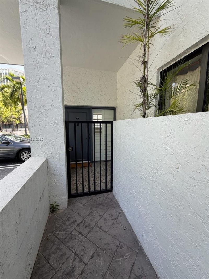 2715 Tigertail Ave, Unit 109, Miami, FL 33133 Photo