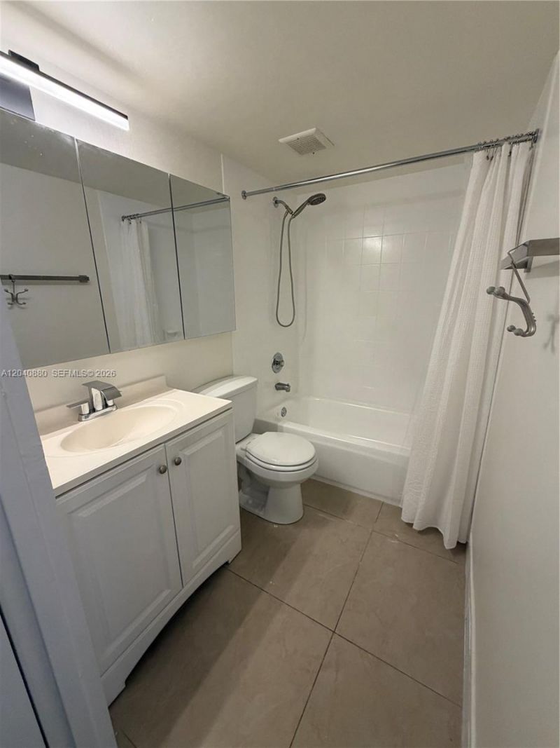 2715 Tigertail Ave, Unit 109, Miami, FL 33133 Photo
