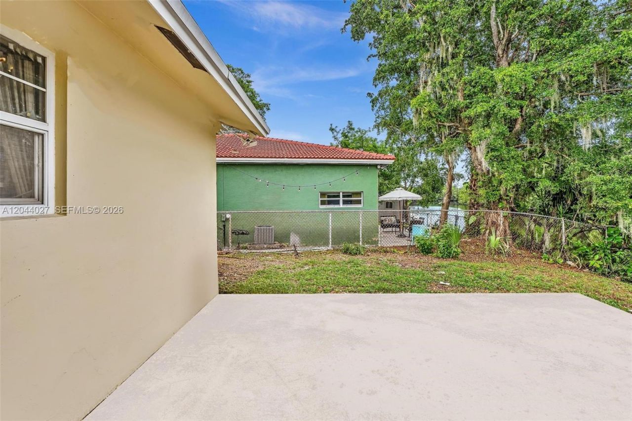 1808 NW 3rd Ct, Fort Lauderdale, FL 33311 Photo