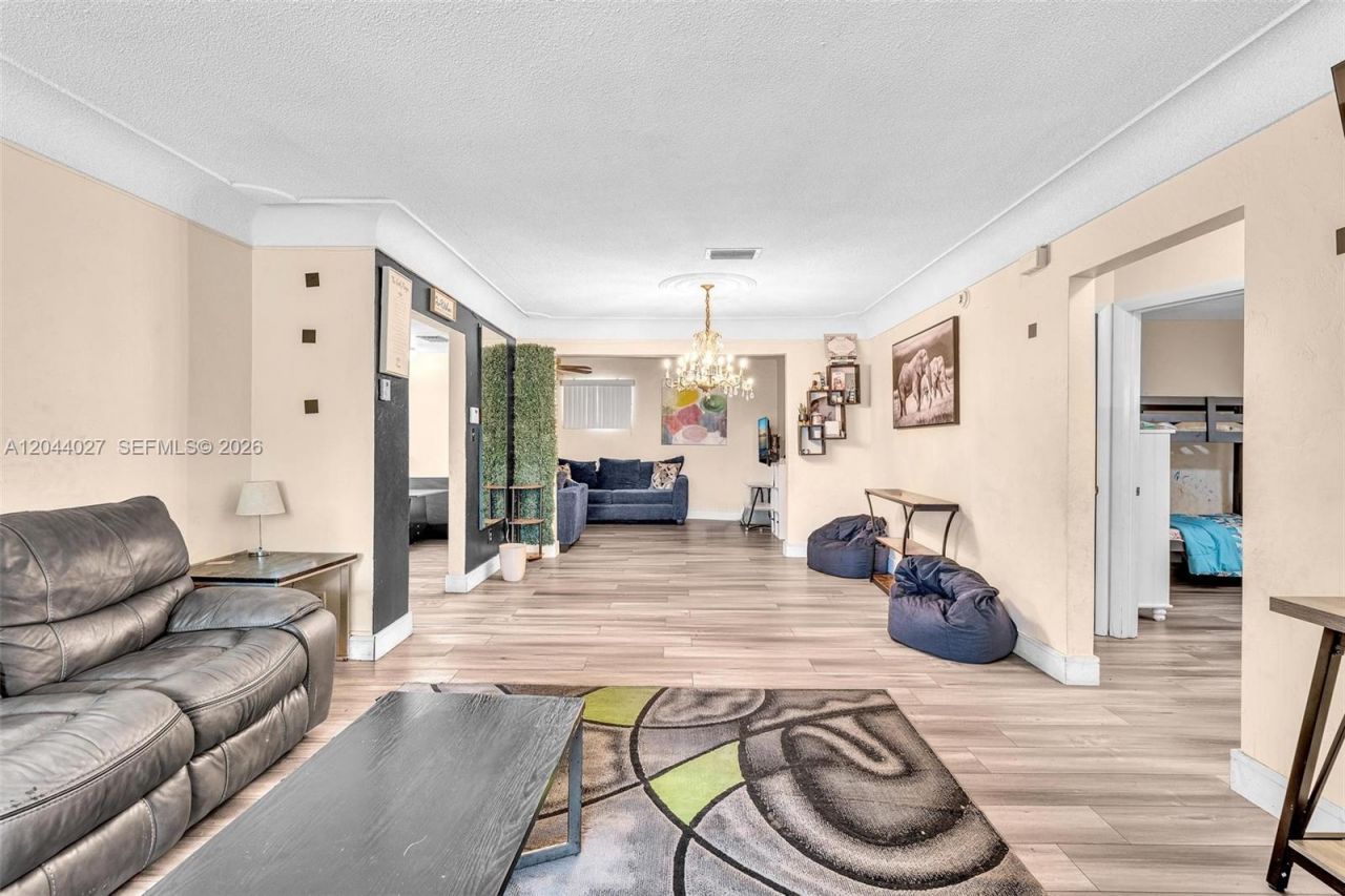 1808 NW 3rd Ct, Fort Lauderdale, FL 33311 Photo