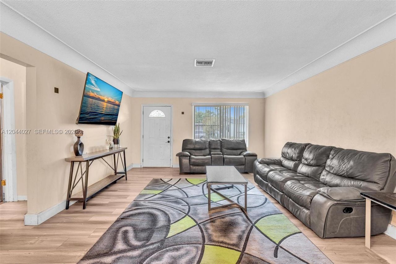 1808 NW 3rd Ct, Fort Lauderdale, FL 33311 Photo