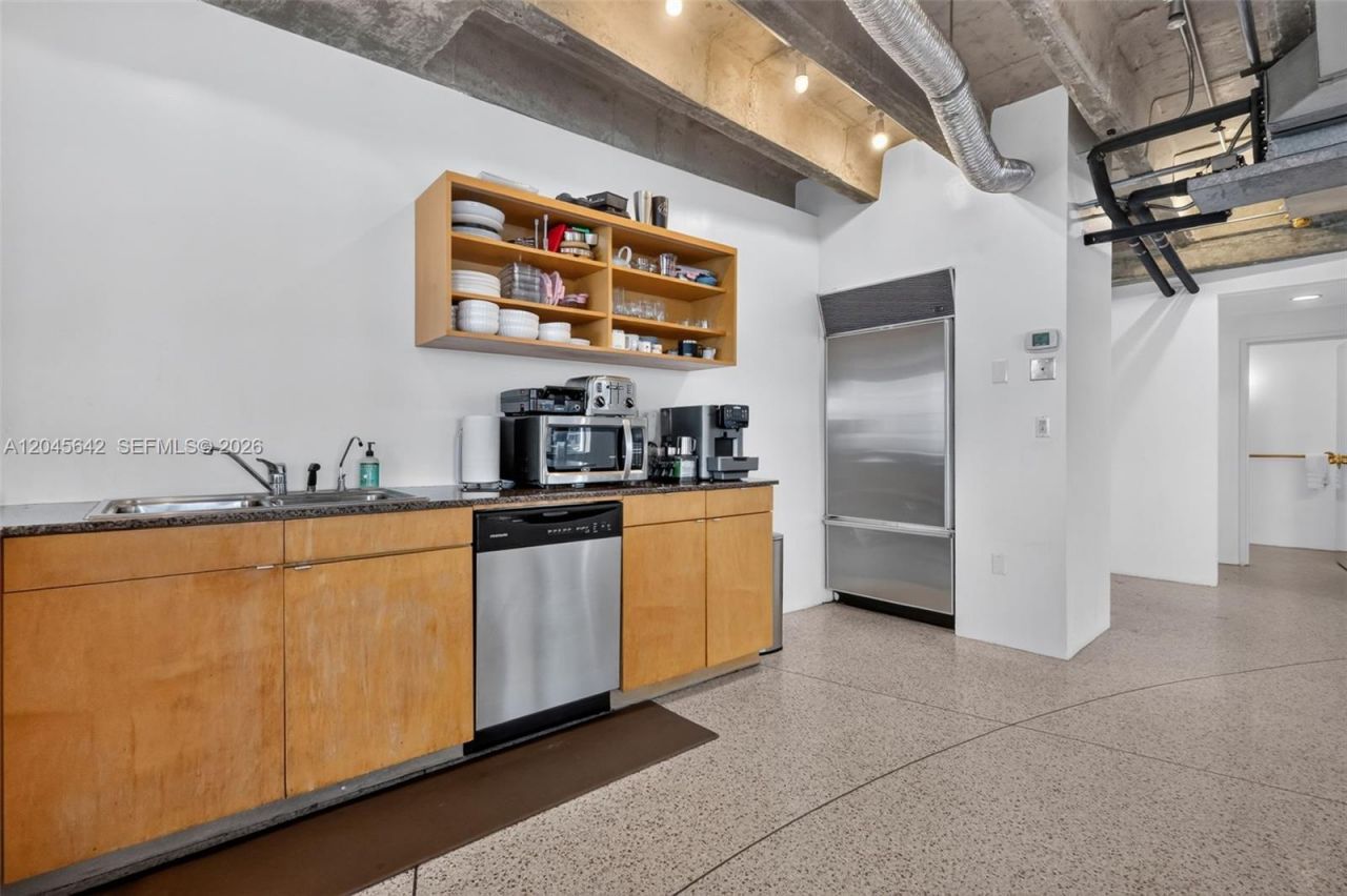 5255 Collins Ave , Unit 12E, Miami Beach, FL 33140 Photo