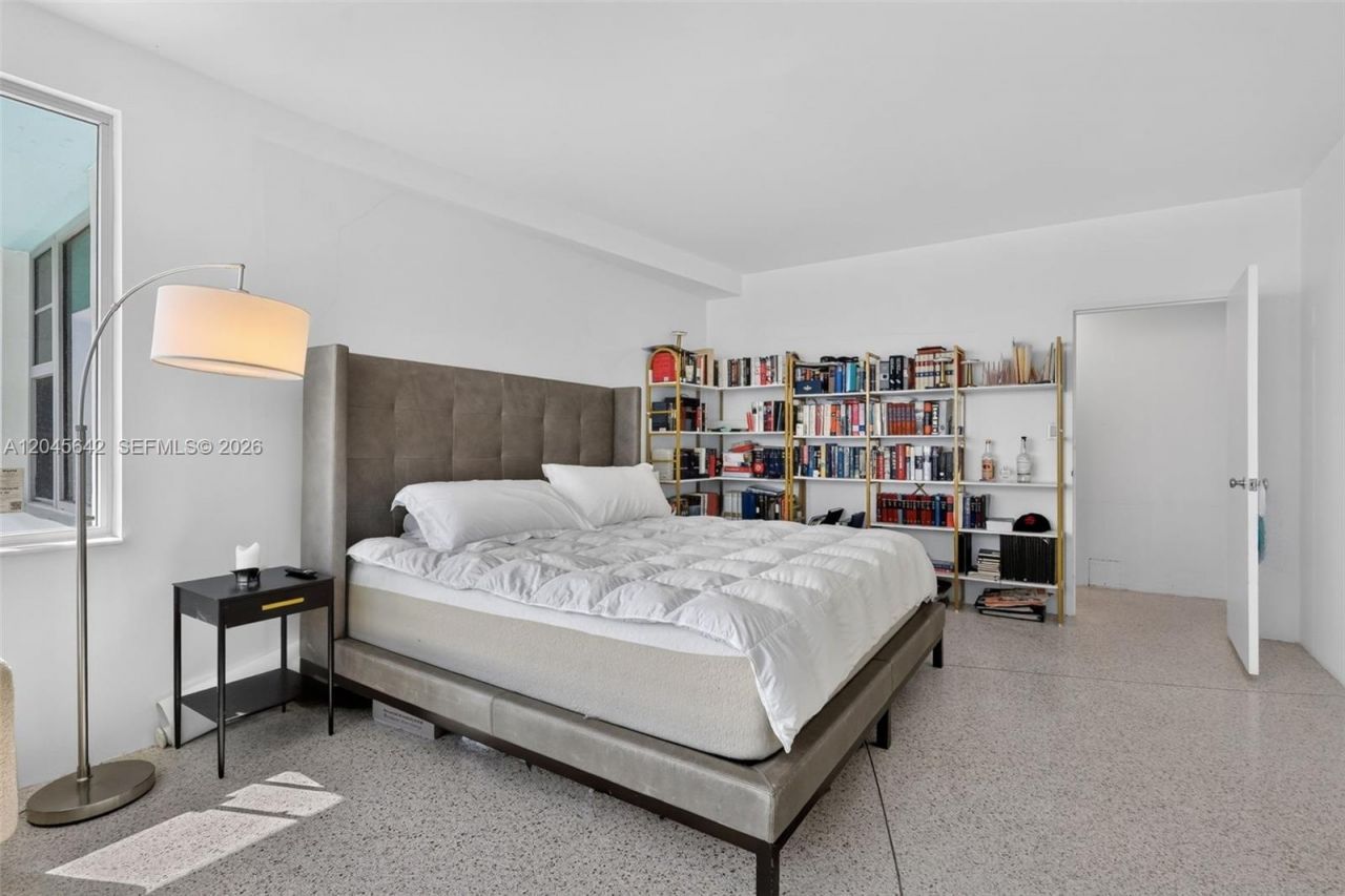 5255 Collins Ave , Unit 12E, Miami Beach, FL 33140 Photo