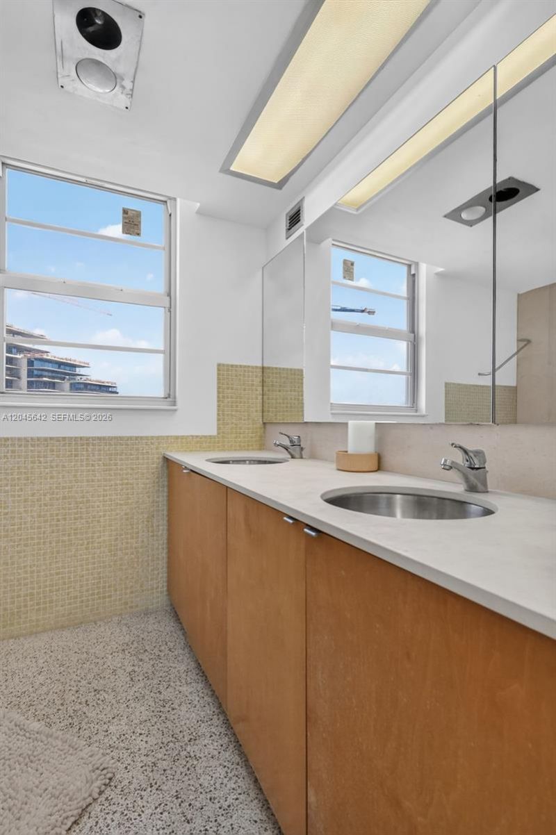 5255 Collins Ave , Unit 12E, Miami Beach, FL 33140 Photo