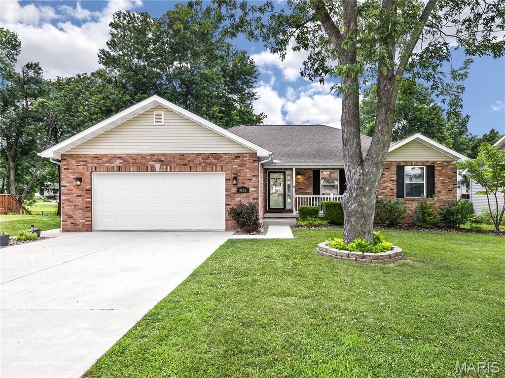 415 High Point Dr, Edwardsville, IL 62025 Main Photo