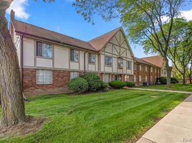 30220 Southfield Road, Southfield, MI 48076