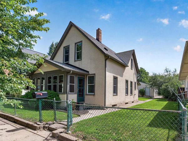 998 Woodbridge Street , Saint Paul, MN 55117