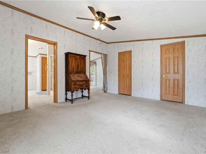 445 Pin Oak Circle, Elyria, OH 44035 Photo 11