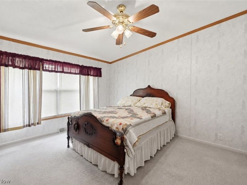 445 Pin Oak Circle, Elyria, OH 44035 Photo 13