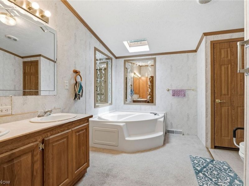 445 Pin Oak Circle, Elyria, OH 44035 Photo 16