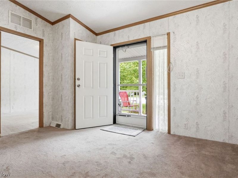 445 Pin Oak Circle, Elyria, OH 44035 Photo 4