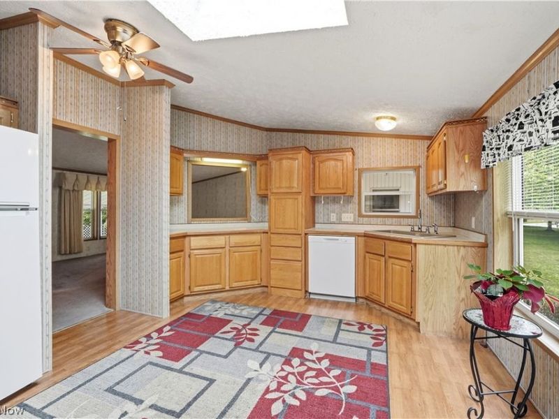 445 Pin Oak Circle, Elyria, OH 44035 Photo 7