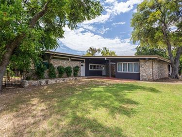 5411 Starlight Drive N, Fort Worth, TX 76126