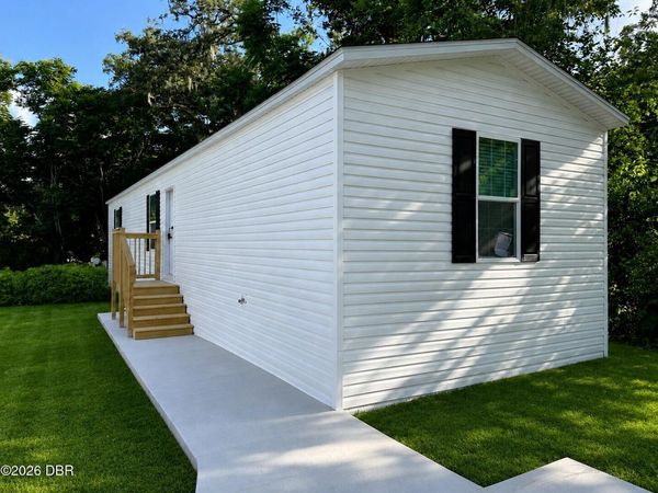 220 W Carroll Avenue, DeLand, FL 32720