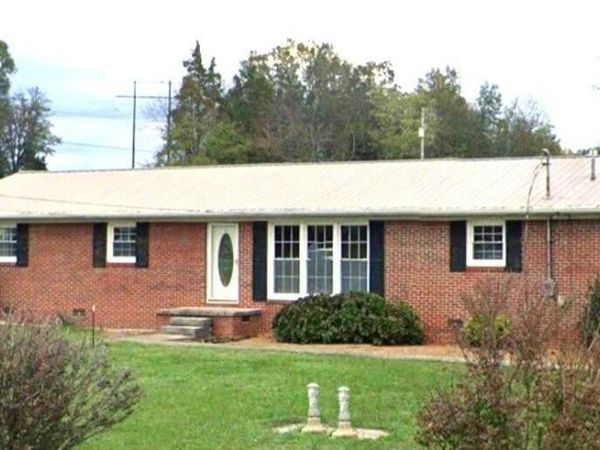 992 Shelly Rd , Decherd, TN 37324