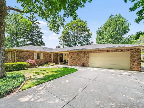 4 Arbor Court, Nappanee, IN 46550
