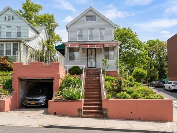 8735 165th Street , Jamaica, NY 11432