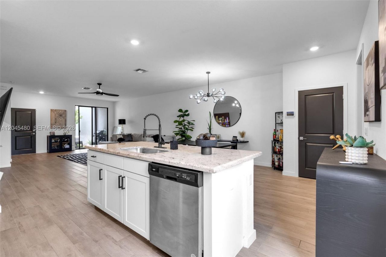 387 NW 17th St , Fort Lauderdale, FL 33311 Photo