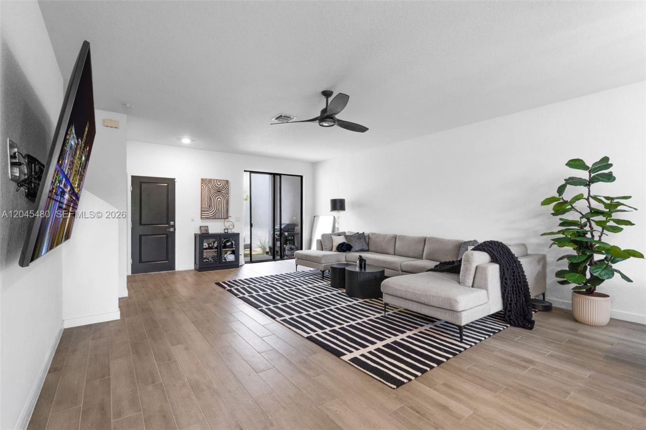 387 NW 17th St , Fort Lauderdale, FL 33311 Photo