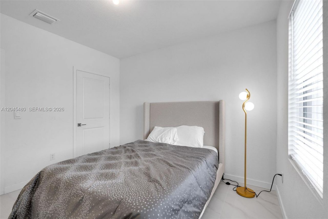 387 NW 17th St , Fort Lauderdale, FL 33311 Photo