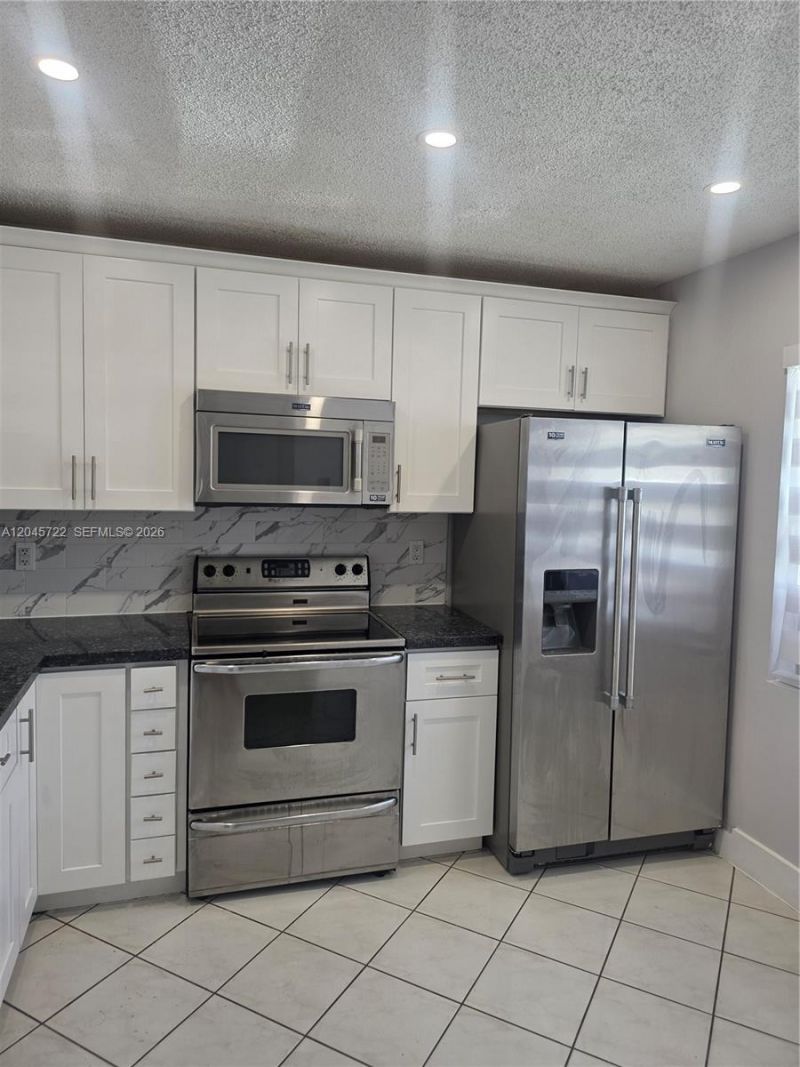 6119 NW 171st St , Unit 6116, Hialeah, FL 33015 Photo