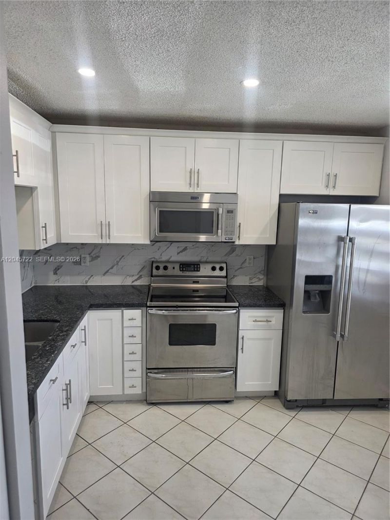 6119 NW 171st St , Unit 6116, Hialeah, FL 33015 Photo