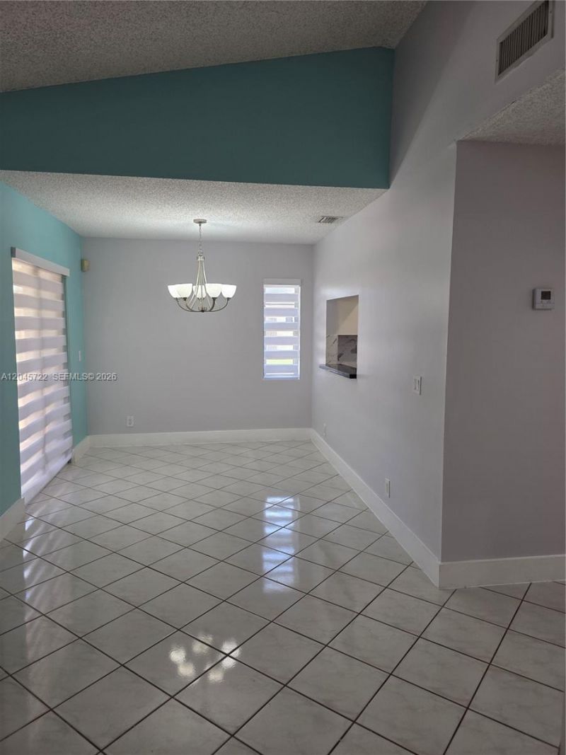 6119 NW 171st St , Unit 6116, Hialeah, FL 33015 Photo