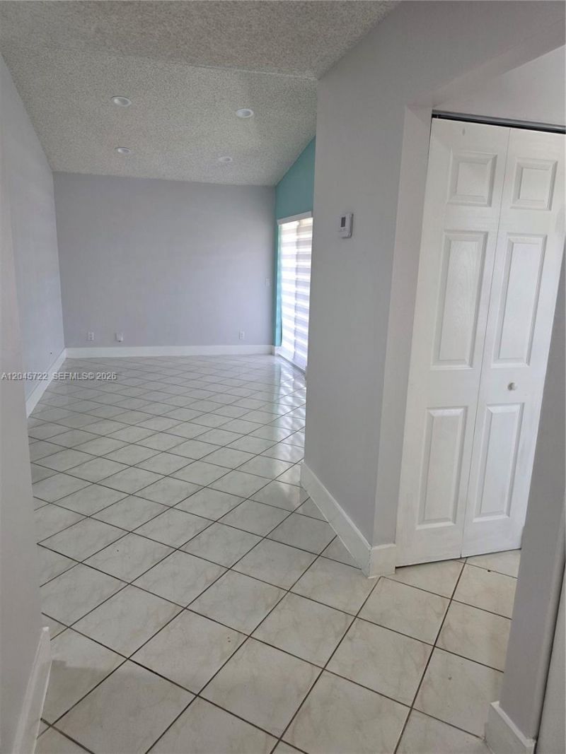 6119 NW 171st St , Unit 6116, Hialeah, FL 33015 Photo