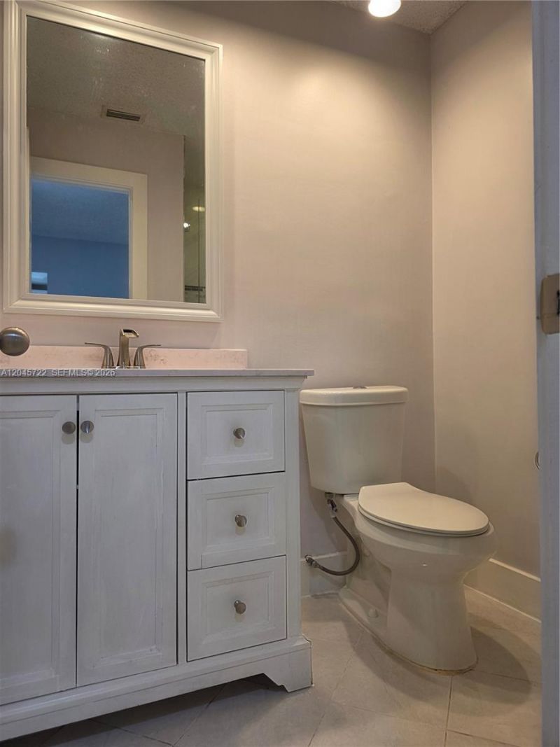 6119 NW 171st St , Unit 6116, Hialeah, FL 33015 Photo