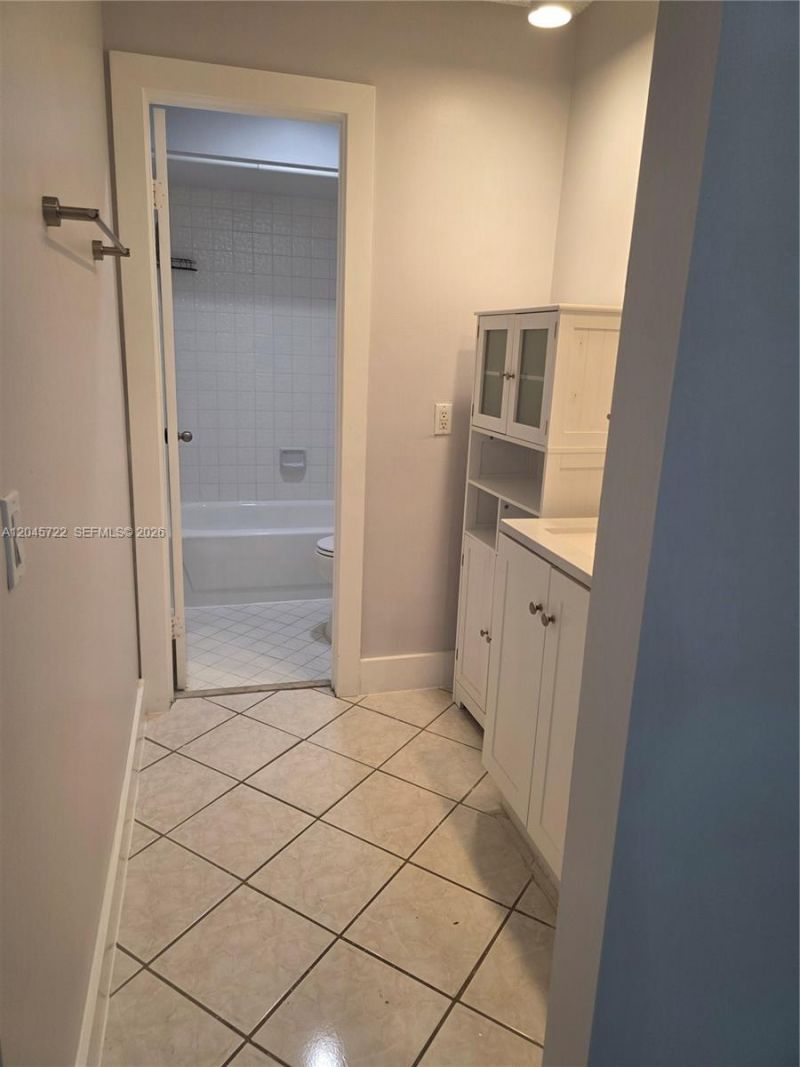 6119 NW 171st St , Unit 6116, Hialeah, FL 33015 Photo