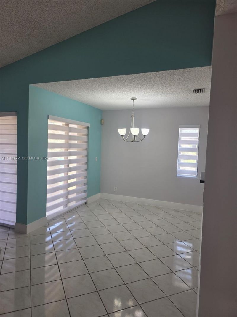 6119 NW 171st St , Unit 6116, Hialeah, FL 33015 Photo
