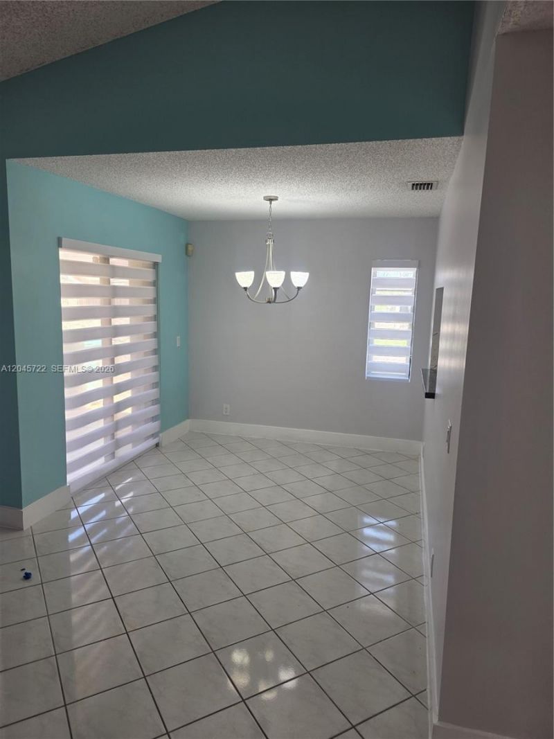 6119 NW 171st St , Unit 6116, Hialeah, FL 33015 Photo