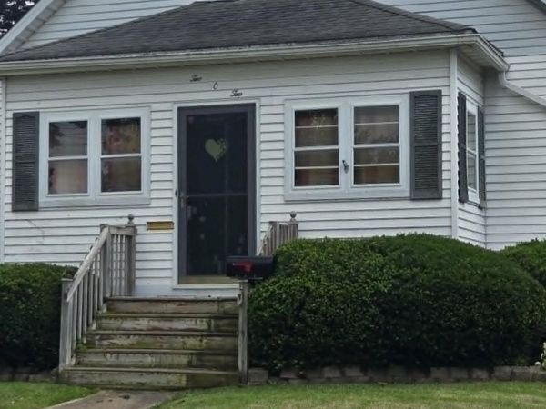 202 W MYRTLE Street, Canton, IL 61520