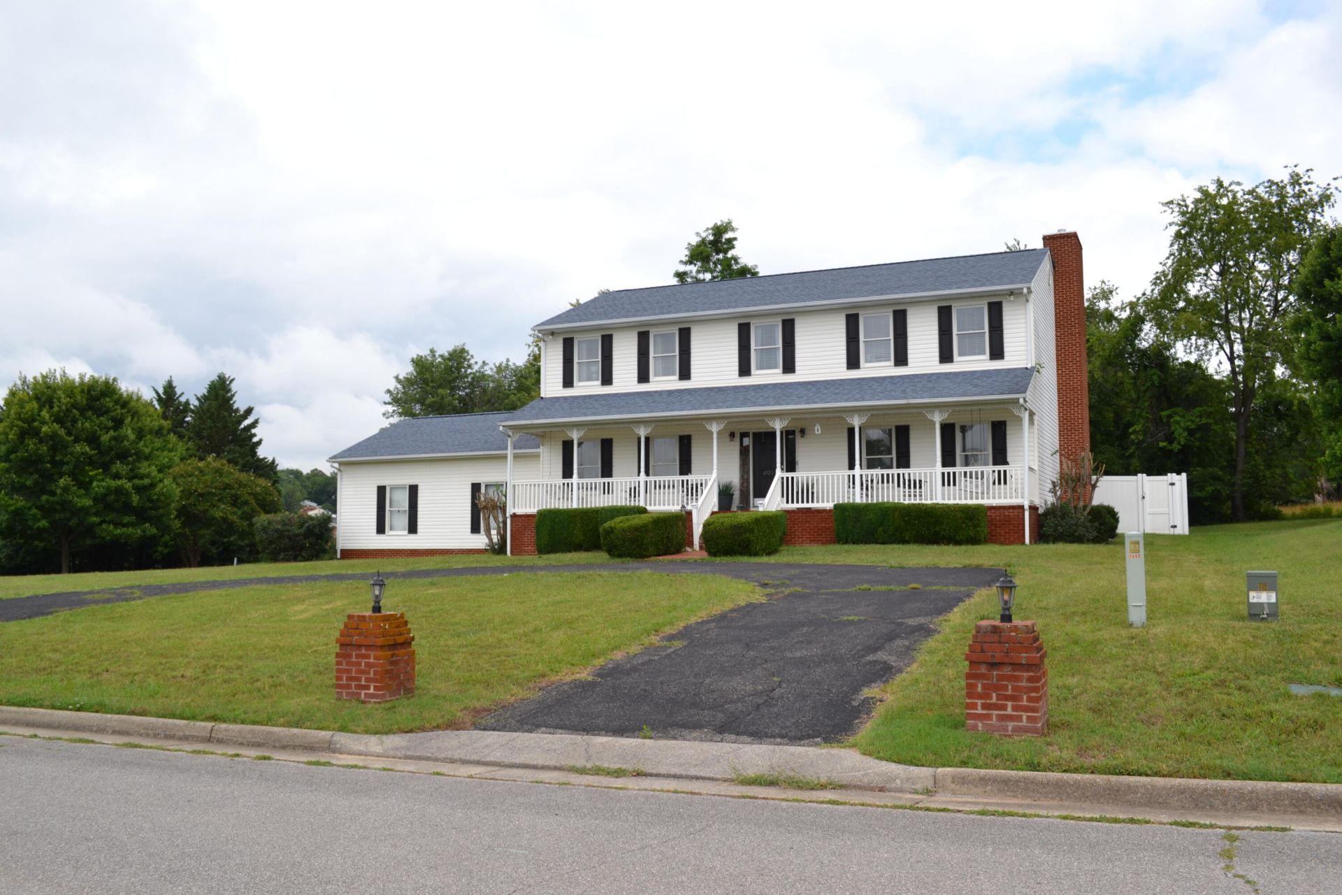 499 Olney Rd, Vinton, VA 24179 Main Photo