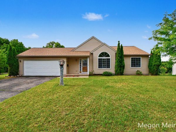 105 Pineview Drive, Belding, MI 48809