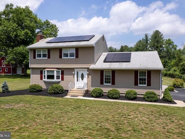 56 VALLEY ROAD , LAMBERTVILLE, NJ 08530