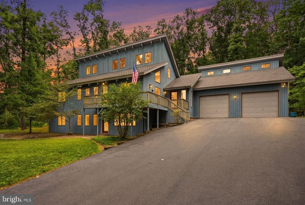 17 MAPLEWOOD ROAD , BERWICK, PA 18603