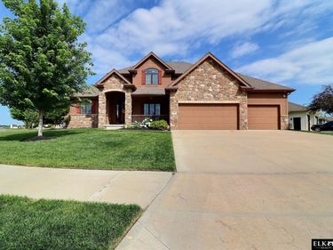 18954 Pratt Street, Elkhorn, NE 68022